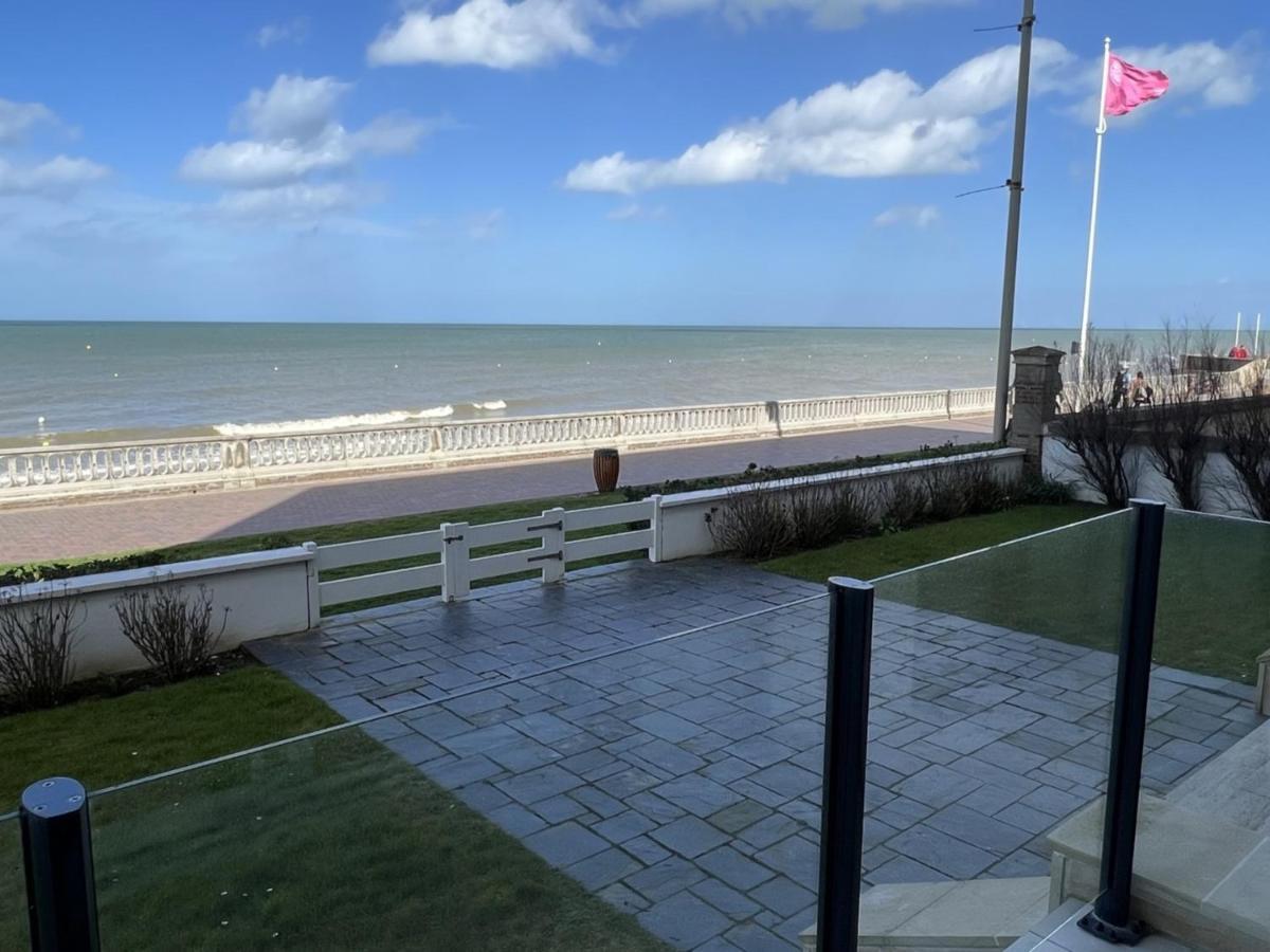 Studio En Centre-Ville De Cabourg Avec Balcon Et Parking - Fr-1-487-345 Exterior photo